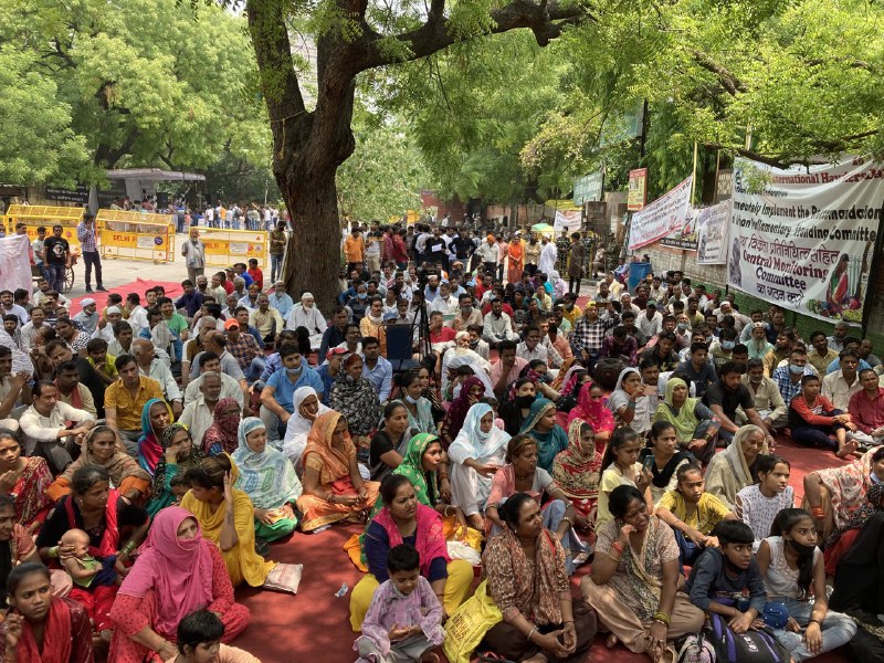 Delhi Hundreds Of Hawkers Protest At Jantar Mantar On International Hawkers Day Newsclick